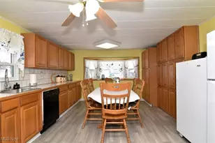 34424 Euclid Ave, Willoughby, OH 44094 - Photo 7