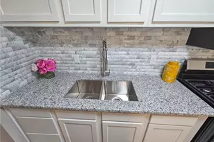 214 Hamrock Dr, Campbell, OH 44405 - Photo 5