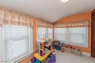 2376 Wyandotte Ave, Cuyahoga Falls, OH 44223 - Photo 21