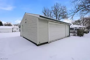 1405 Northmoreland Blvd, Cuyahoga Falls, OH 44221 - Photo 33