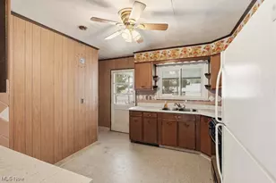 1405 Northmoreland Blvd, Cuyahoga Falls, OH 44221 - Photo 9