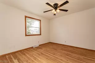 36548 Lakehurst Dr, Eastlake, OH 44095 - Photo 19