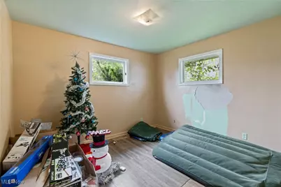 560 W 44th Street, Shadyside, OH 43947 - Photo 19