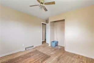 560 W 44th St, Shadyside, OH 43947 - Photo 17