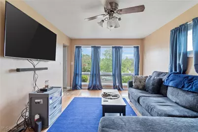 560 W 44th Street, Shadyside, OH 43947 - Photo 9