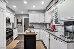 308 E Baird Ave, Barberton, OH 44203 - Photo 13