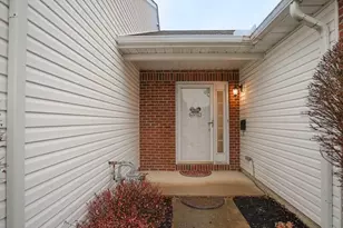 5681 Jason Oval, Medina, OH 44256 - Photo 3