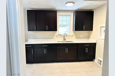 936 Vineshire Road, Cleveland Heights, OH 44121 - Photo 3