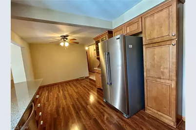 172 Lake Shore Drive, Struthers, OH 44471 - Photo 7