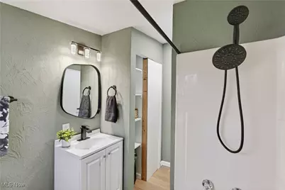 605 W Shore Boulevard, Sheffield Lake, OH 44054 - Photo 19