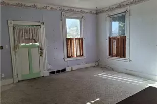 645 Logan St, Steubenville, OH 43952 - Photo 5