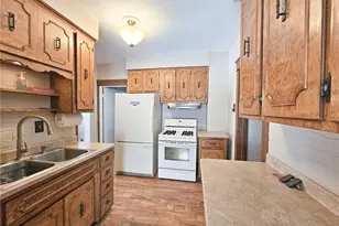 460 Devitt Ave, Campbell, OH 44405 - Photo 5