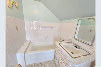 460 Devitt Avenue, Campbell, OH 44405 - Photo 23