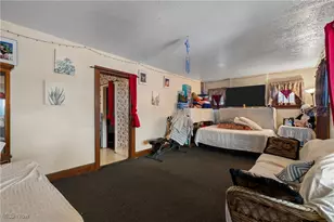 655 Oxford Ave, Akron, OH 44310 - Photo 13