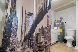 655 Oxford Ave, Akron, OH 44310 - Photo 21