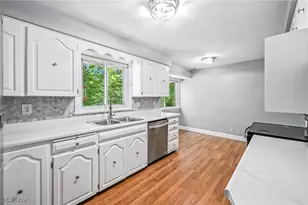 675 Blueberry Hill Dr, Canfield, OH 44406 - Photo 13