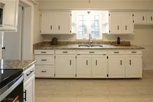 452 W Midlothian Blvd, Youngstown, OH 44511 - Photo 11