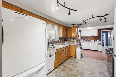 40 Lakeview Drive, Grafton, OH 44044 - Photo 9