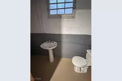 827 Winona Drive, Youngstown, OH 44511 - Photo 23