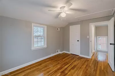 571 E 260th Street, Euclid, OH 44132 - Photo 17