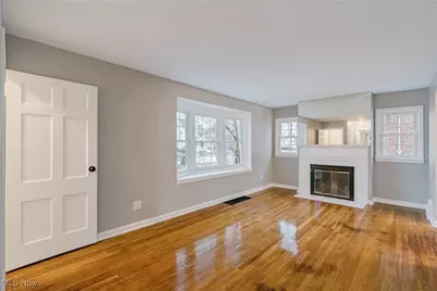 571 E 260th Street, Euclid, OH 44132 - Photo 3