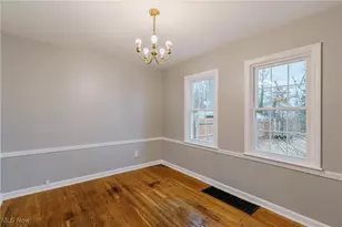 571 E 260th St, Euclid, OH 44132 - Photo 7