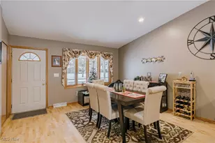 718 Hartford Dr, Elyria, OH 44035 - Photo 3