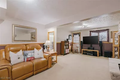 718 Hartford Drive, Elyria, OH 44035 - Photo 23