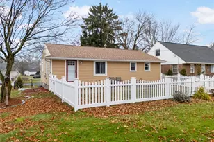 1202 37th St NW, Canton, OH 44709 - Photo 3