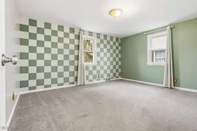 1202 37th Street NW, Canton, OH 44709 - Photo 9