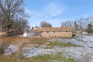 7680 Brookview St, Louisville, OH 44641 - Photo 9