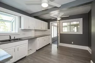 1063 Packard Dr, Akron, OH 44320 - Photo 15