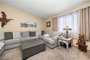 1115 Kay Dr, Lorain, OH 44053 - Photo 7