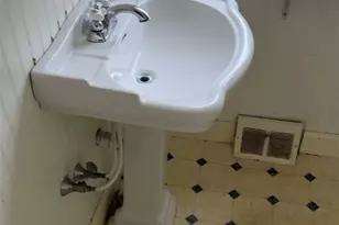 828 E 216th St, Euclid, OH 44119 - Photo 9