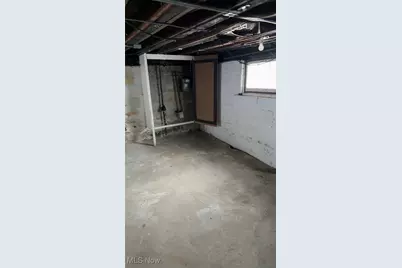 828 E 216th Street, Euclid, OH 44119 - Photo 17