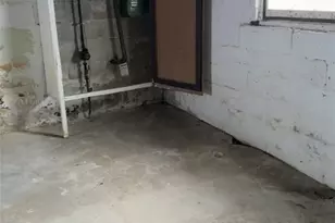 828 E 216th St, Euclid, OH 44119 - Photo 17