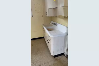 828 E 216th Street, Euclid, OH 44119 - Photo 3