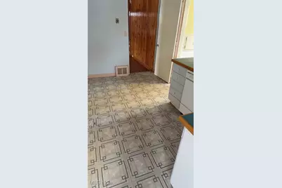 828 E 216th Street, Euclid, OH 44119 - Photo 5