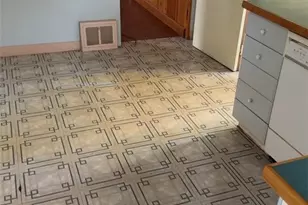 828 E 216th St, Euclid, OH 44119 - Photo 5