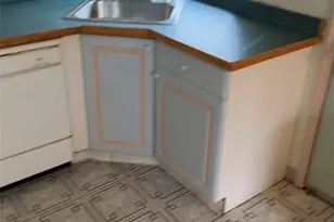 828 E 216th St, Euclid, OH 44119 - Photo 7