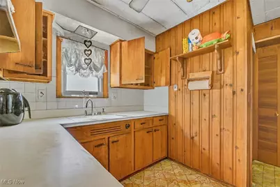 312 Chestnut Street, Fairport Harbor, OH 44077 - Photo 3