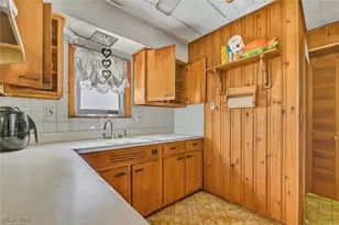 312 Chestnut St, Fairport Harbor, OH 44077 - Photo 3