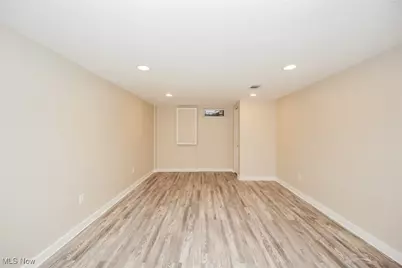 2831 McElwain Road, Akron, OH 44312 - Photo 9