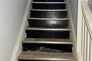 10212 Kinsman Rd, Loveland, OH 44104 - Photo 29