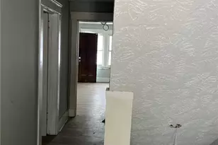 10212 Kinsman Rd, Loveland, OH 44104 - Photo 41