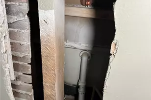 10212 Kinsman Rd, Loveland, OH 44104 - Photo 11