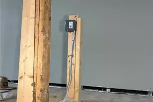 10212 Kinsman Rd, Loveland, OH 44104 - Photo 17