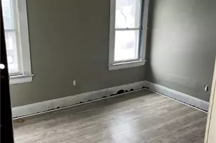 10212 Kinsman Rd, Loveland, OH 44104 - Photo 15