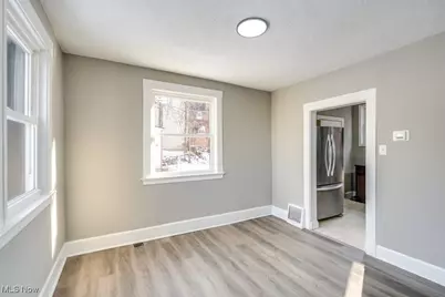 561 Melrose Street, Akron, OH 44305 - Photo 9