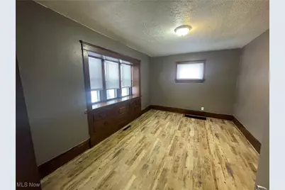 944 Baughman Street, Akron, OH 44320 - Photo 5